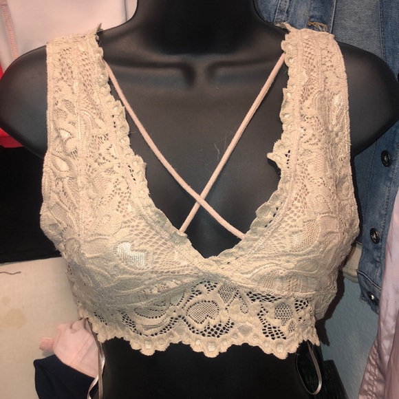 Bralette 🦋 - Picture 1 of 3
